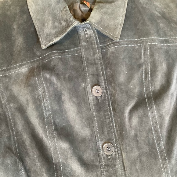Danier woman’s Mid Legnth, blue suede Button Up jacket, Xl - Picture 10 of 13